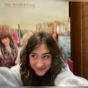 Meet your Posher, Cristina